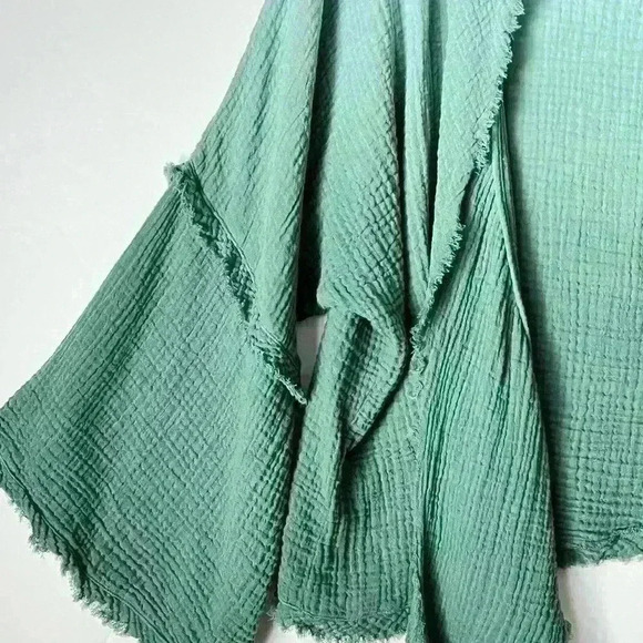 Young, Fabulous and Broke Francesca Ocean Bay Ombré Tie-Up Top - Picture 6 of 7